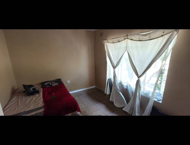 3 BEDROOM APARTMENT FOR SALE IN RUSTENBURG CENTRAL